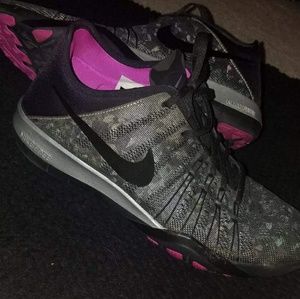 Women's Nike Tennis Shoes